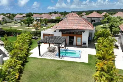 Image de Villa luxueuse à Punta Cana avec piscine privée et accès à la plage