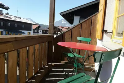 Apartment 7 - Georg Mayer House