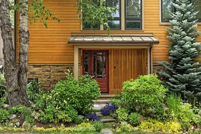 Image de Apres on 6th | Serene 3br Retreat with Hot Tub