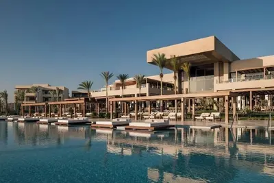 Image de 2-Unit Oasis with Queen Beds by Marsa Bay – Perfect for Families or Couples