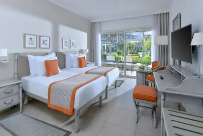 Image de All-Inclusive Stay Overlooking the Pool w/ Spa & Resort Activities l 4 Rooms