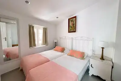 Image de Maison Sévillane Authentique avec Terrasse et Cuisine Équipée