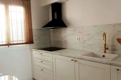 Image de Appartement spacieux à Triana, Séville - 3 chambres, calme et authentique