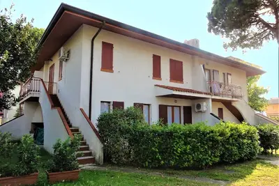 Image de Appartement dans une villa avec jardin