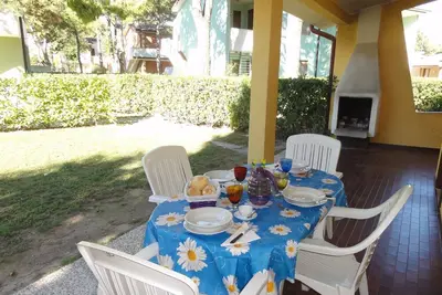 Image de Maison avec piscines et espace extérieur