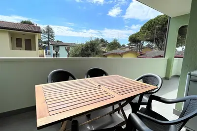Image de Appartement moderne dans une villa avec piscine