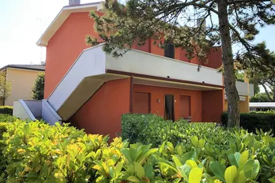 Image de Appartement dans une maison avec piscine partagée