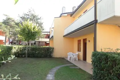 Image de Appartement dans une maison avec jardin