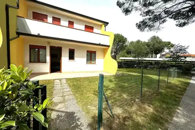 Image de Villa confortable avec accès jardin et piscine