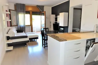 Image de Appartement moderne avec balcon