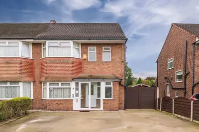 Image de 4 Bed Northenden Home | Free Parking