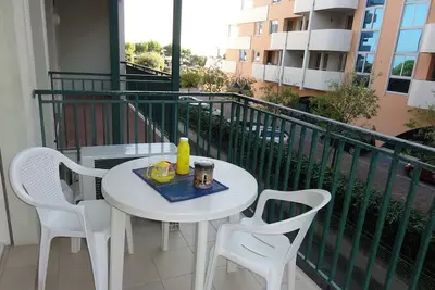 Image de Appartement dans un immeuble côtier moderne