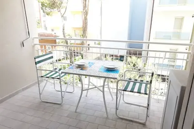 Image de Appartement dans une copropriété en bord de mer avec terrasse
