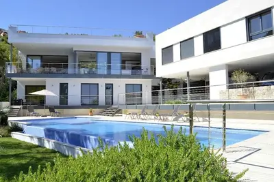 Image de Villa del Mar — 10-Guest Villa w/ 15m Infinity Pool, Sauna & Stargazing Rooftop