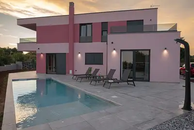 Relaxing Villa Giardin