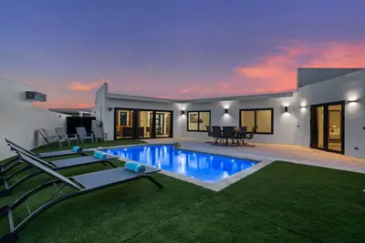 Image de 3br Villa in Aruba · Private Pool · Prime Location