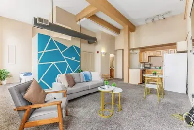 Image de Downtown · Gym · Sauna · Parking · Pet Friendly