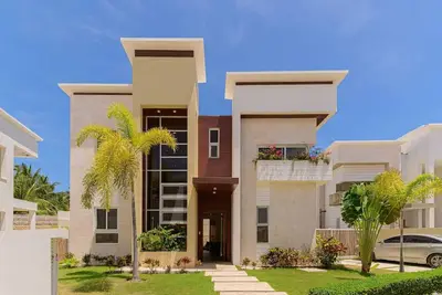 Image de 3br-4bd Villa, 3 min beach walk