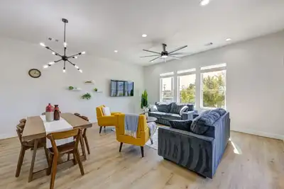 Image de Graceland Retreat--Sleeps 10