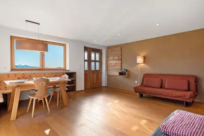 Image de Appartement 'Zolerhof Enzian' avec vue sur la montagne, terrasse privée et Wi-Fi