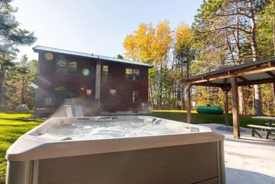 Image de Lady Lake Retreat on Cavanaugh Bay w/Hot Tub&Sauna
