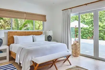 Image de Sun-Drenched Villa with Veranda, Terrace Pool, Sea Breeze & Garden Walk Access