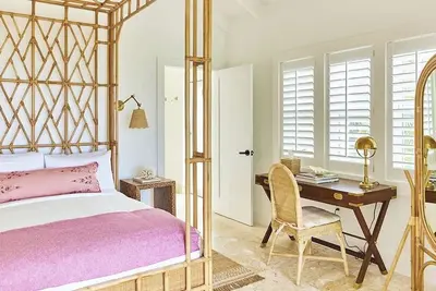 Image de Unwind in a Stylish Villa Overlooking Pink Sand Paradise & Turquoise Waters