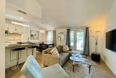 Image de Pet-friendly Renovated Home Near University! !