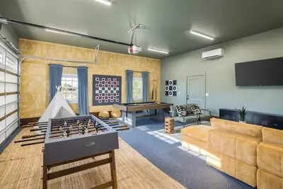 Image de Game room+Hot tub+Mtn views+Parking+Kid-friendly