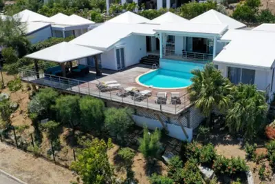 Image de Villa Tintamare, 4 chambres, piscine privée et superbe vue! !