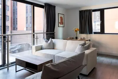 Image de Modern riverside apartment/ Pass The Keys