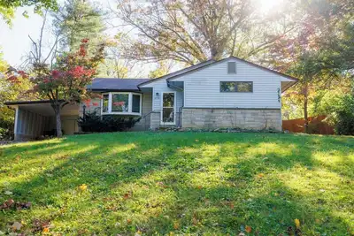 Image de 4-bedroom house in delightful Bloomington with Ac. Close to Campus and Downtown