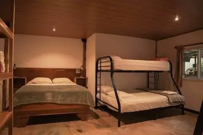 3 bed, Private Bathroom (Room: Beach Break)