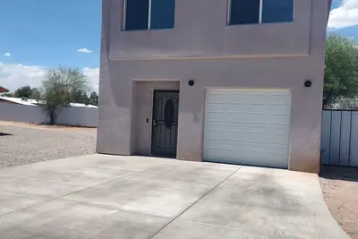 Image de Central 2bd, 2ba with Loft, Garage Secure and Peaceful Gem/ Mineral Show Getaway