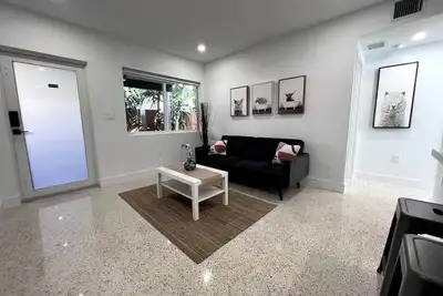 Image de New! Casita Luxury Chic w/Parking Coconut Grove