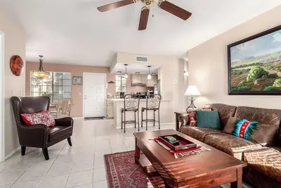 Image de Fountain Park Condo/Sleeps 4/Steps to the Fountain
