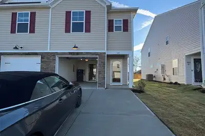 Image de Orange Palms near Clemson, a 3-bedroom townhome