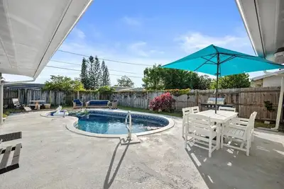 Image de Blue Tide – Spacious 5br Beach Getaway w/ Pool