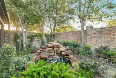 Image de Peaceful Tanglewood/Woodway Home -- Spacious, Cozy & Close to Everything