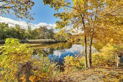 Image de 1 Mi to Main St: Riverside Torrington Apt w/ Yard