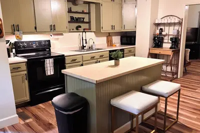 Image de Creekside Cottage: Private, Peaceful, Cozy Escape, Pet Friendly