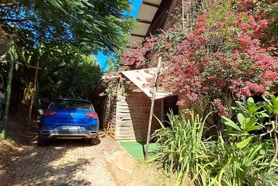 Image de Studio proche de la plage de Bourda, au calme et en pleine verdure.