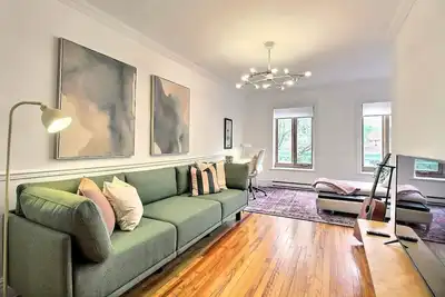 Image de Grande cuisine & 2 ch. cosy au-dessus d’un café