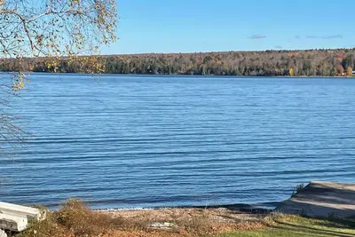 Image de Peaceful waterfront escape on Huron Bay. Enjoy the best that nature has to offer