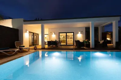 Image de Villa moderne avec piscine privée à Playa Blanca
