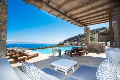 Image de Divine Mykonos Euterpe Suite, 2 Bdr, Private Pool, Wonderful Sea Views