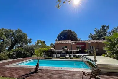 Image de Maison Avec Piscine 1
