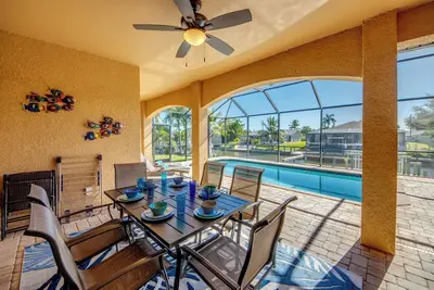 Image de Villa Lucia - 4br waterfront Villa/ heated pool/ kayaks/ bikes