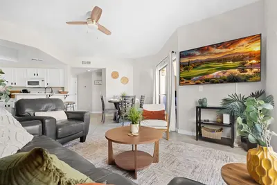 Image de Desert Oasis 2bd/2ba Gated Resort ~ Pool ~ Gym ~ Pet Friendly ~ Bbq