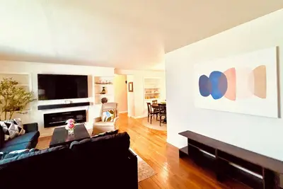 Image de Entire home, 6 min drive to Uiuc